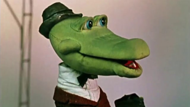 «Голубой Вагон» из мультфильма о Чебурашке.