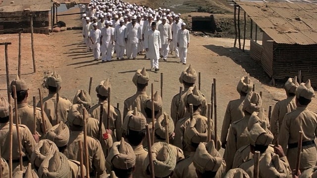 Ненасилие. Фрагмент из фильма «Ганди»